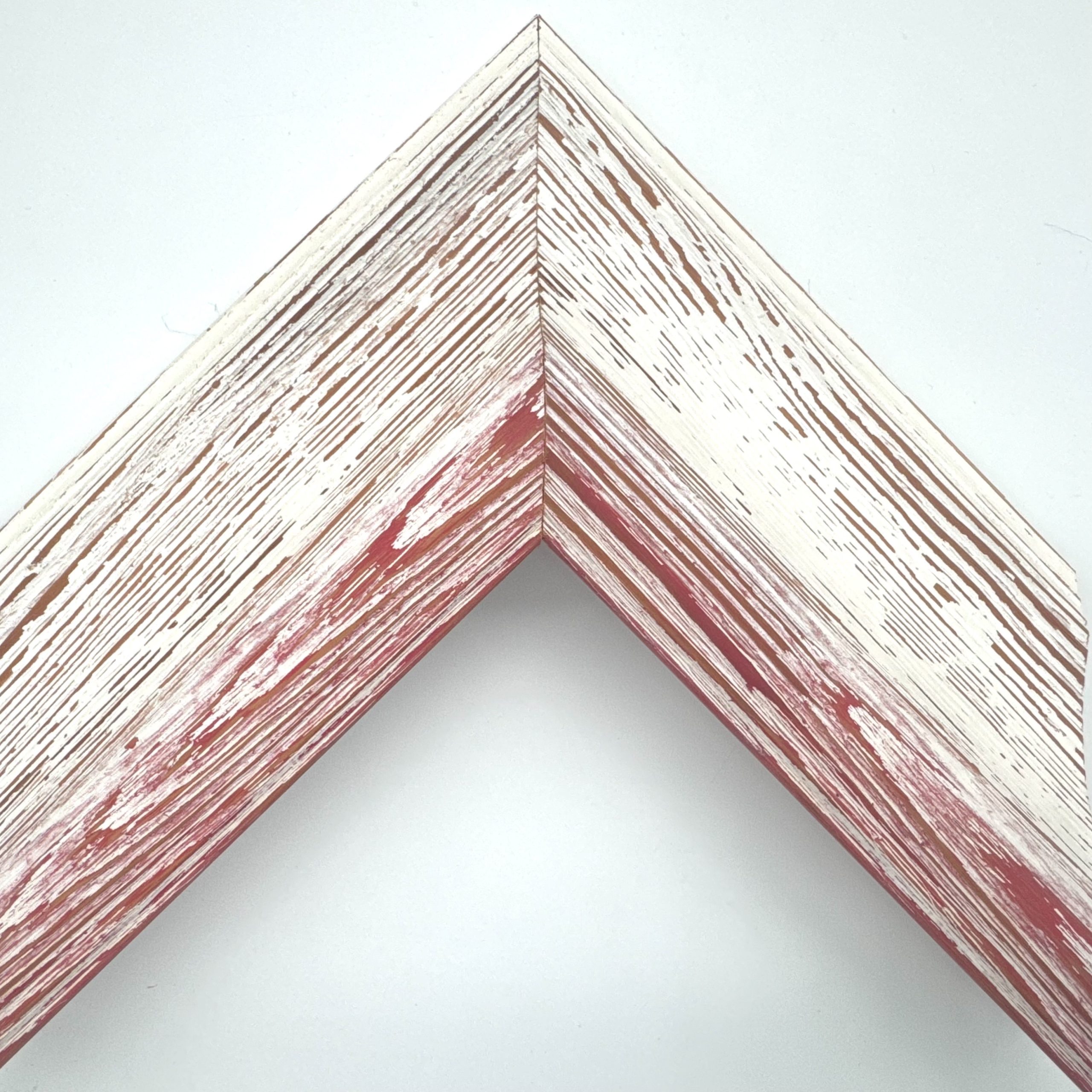 White-red shabby scratched mouldings for canvas art. 006FB634