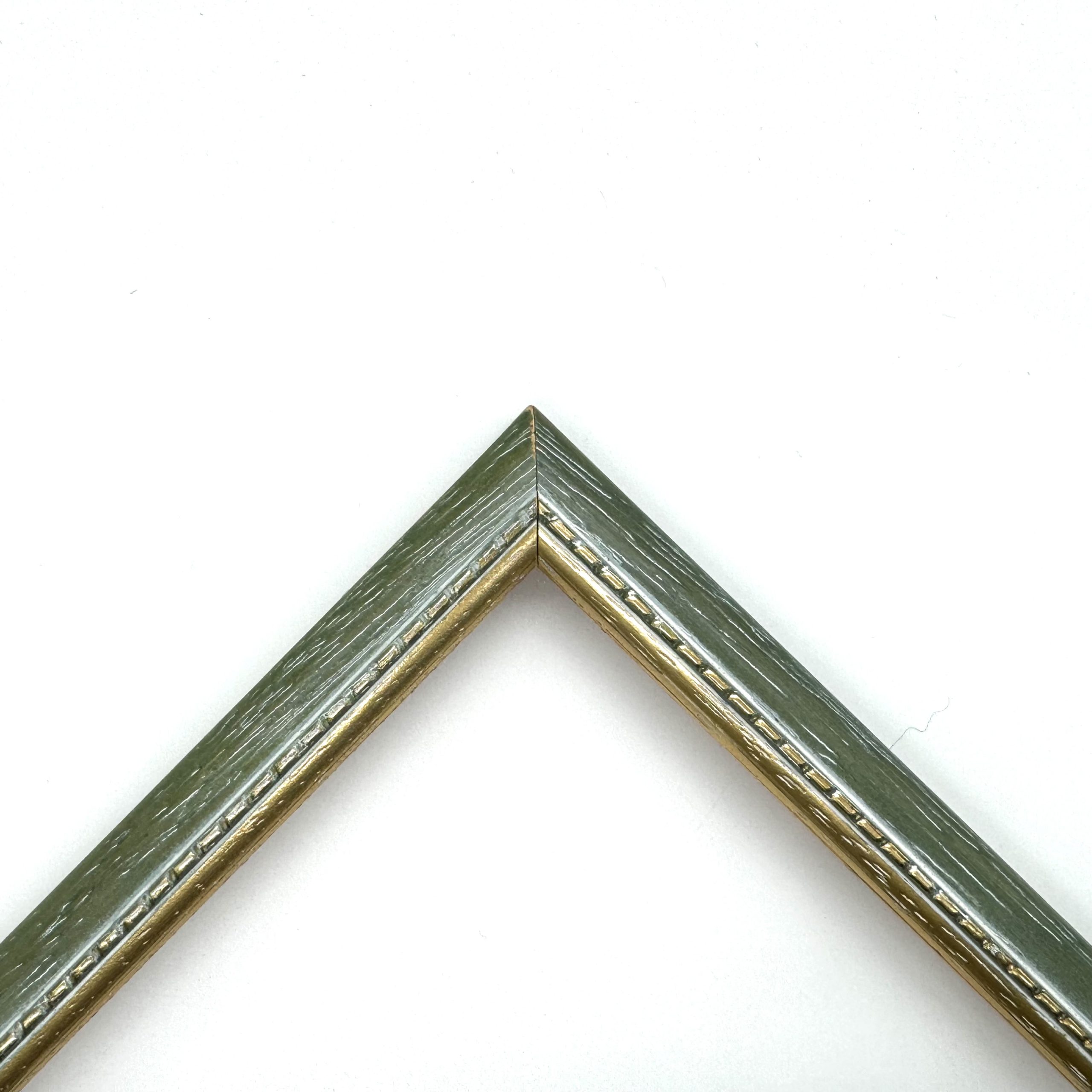 Green coloured brushed foil mouldings art. 050AVERDE2CE
